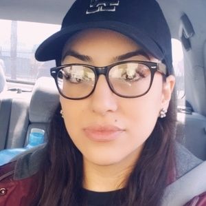 Meet your Posher, Maribel